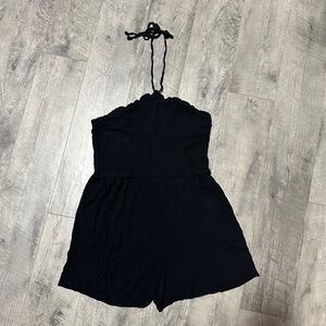 Black Sleeveless Romper 🖤 SZ Large